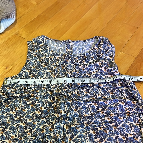 Cute Summery Blue Floral Tanktop with Scallop next and Small Front Ruffles - Picture 4 of 6